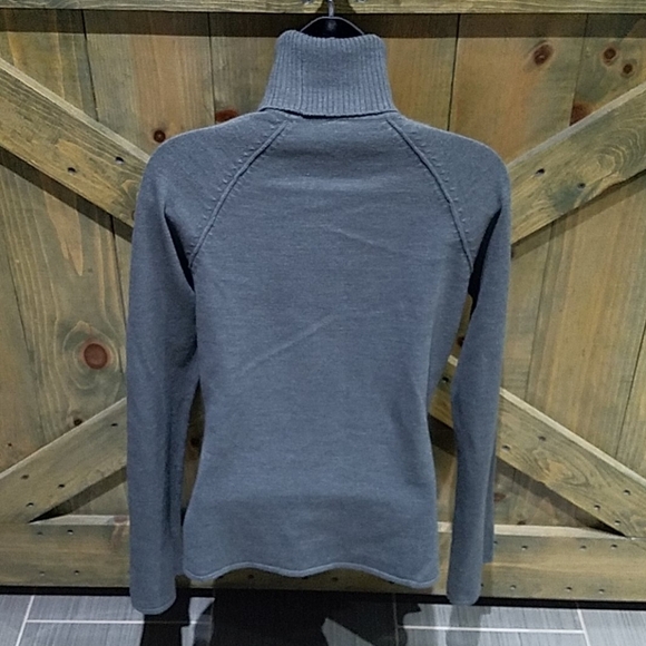 GRAY TURTLENECK SWEATER SIZE LARGE ESSENTIAL CASUAL VERSATILE - Picture 7 of 8